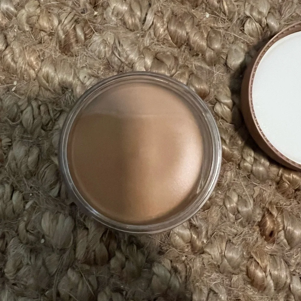 Anastasia Beverly Hills Cream Bronzer in Sunkissed